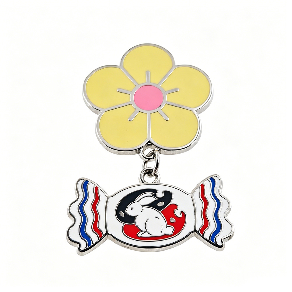 White Rabbit Candy Enamel Pin  - Food Snacks Gifts 评论和价格