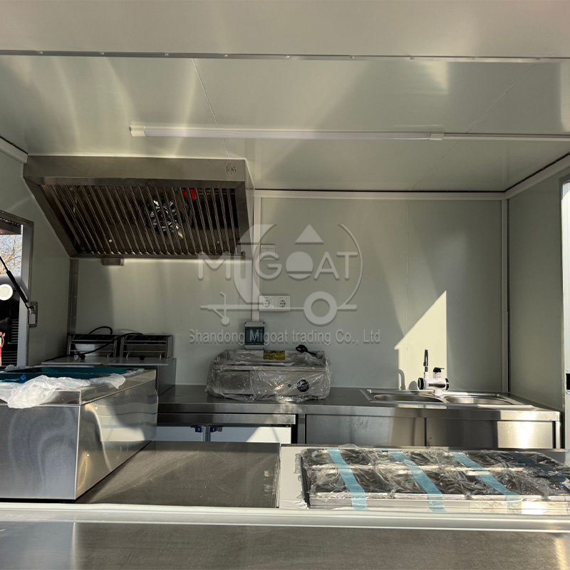 Trendy Pink Mobile Food Truck  - Food E Snacks 评论和价格