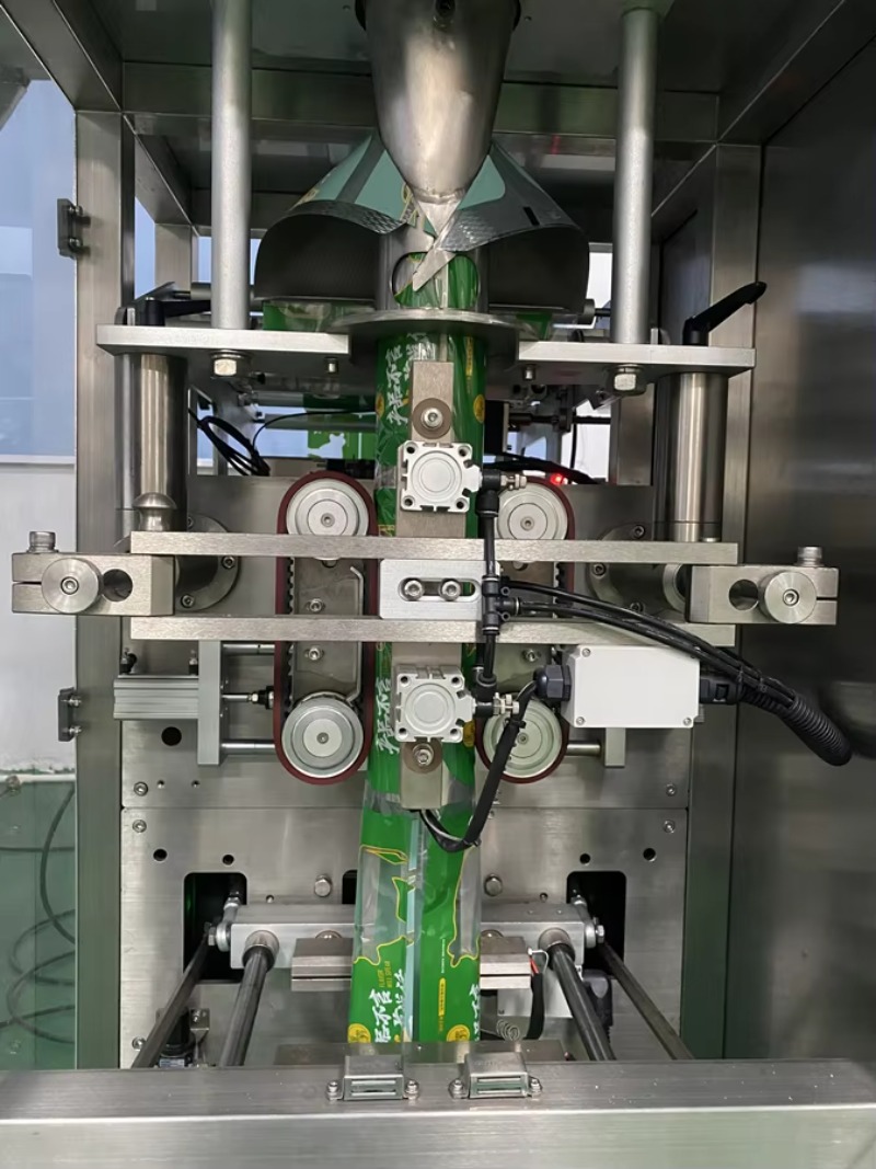 Vertical Packing Machine with  - Food Packed Snacks 评论和价格